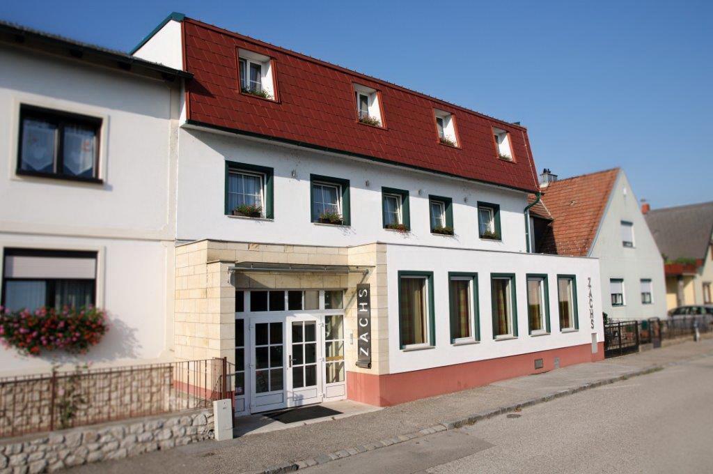 Hotel Zachs Санкт Маргаретен им Бургенланд Екстериор снимка